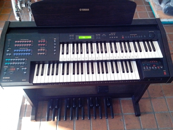 Yamaha electone store el 100